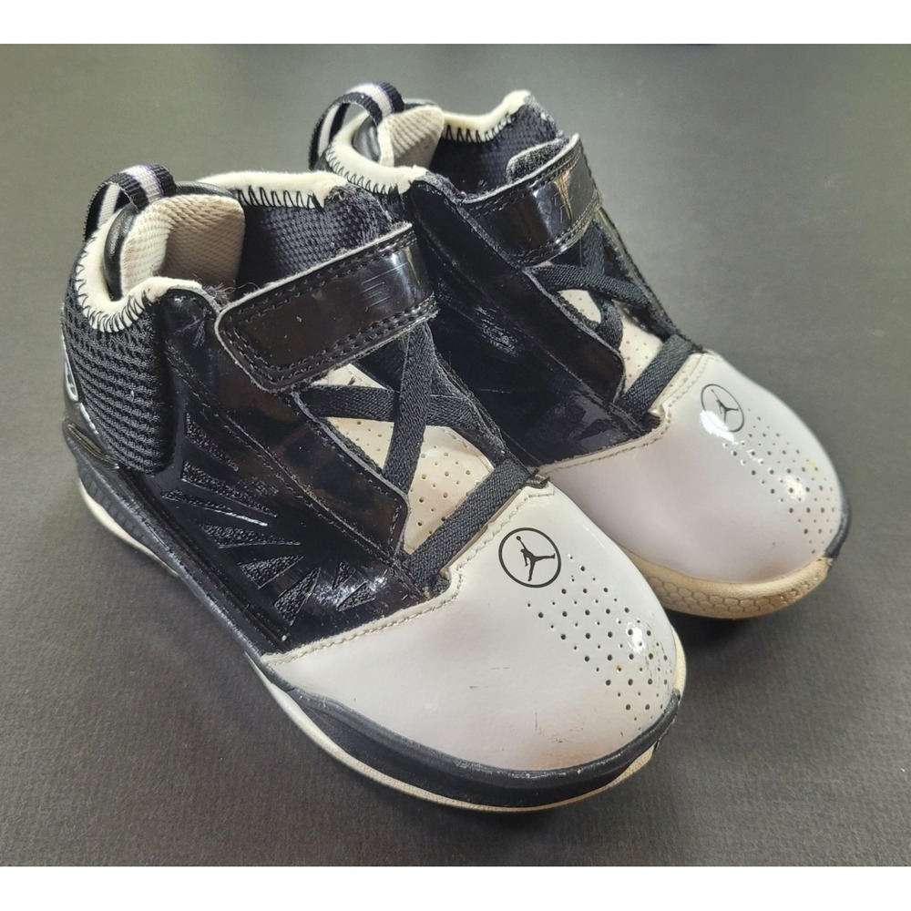 Nike 428824-005 Jordan Shoes Size 8c Youth Black White Basketball